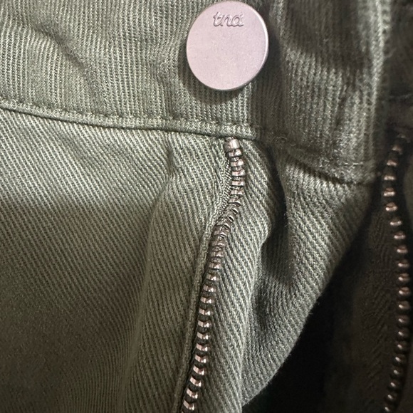 TNA Green Straight Leg Jeans with Classic Style - Picture 4 of 8